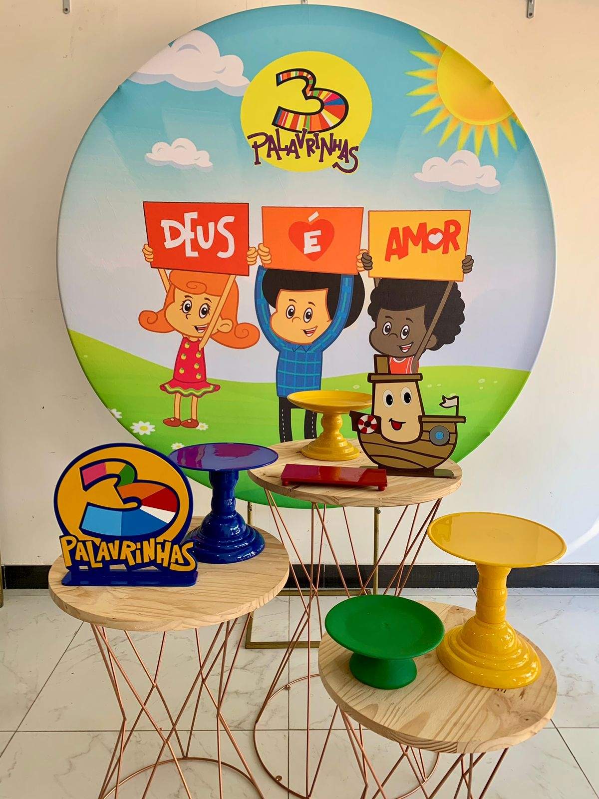 Três Palavrinhas - Boutique festa locações 