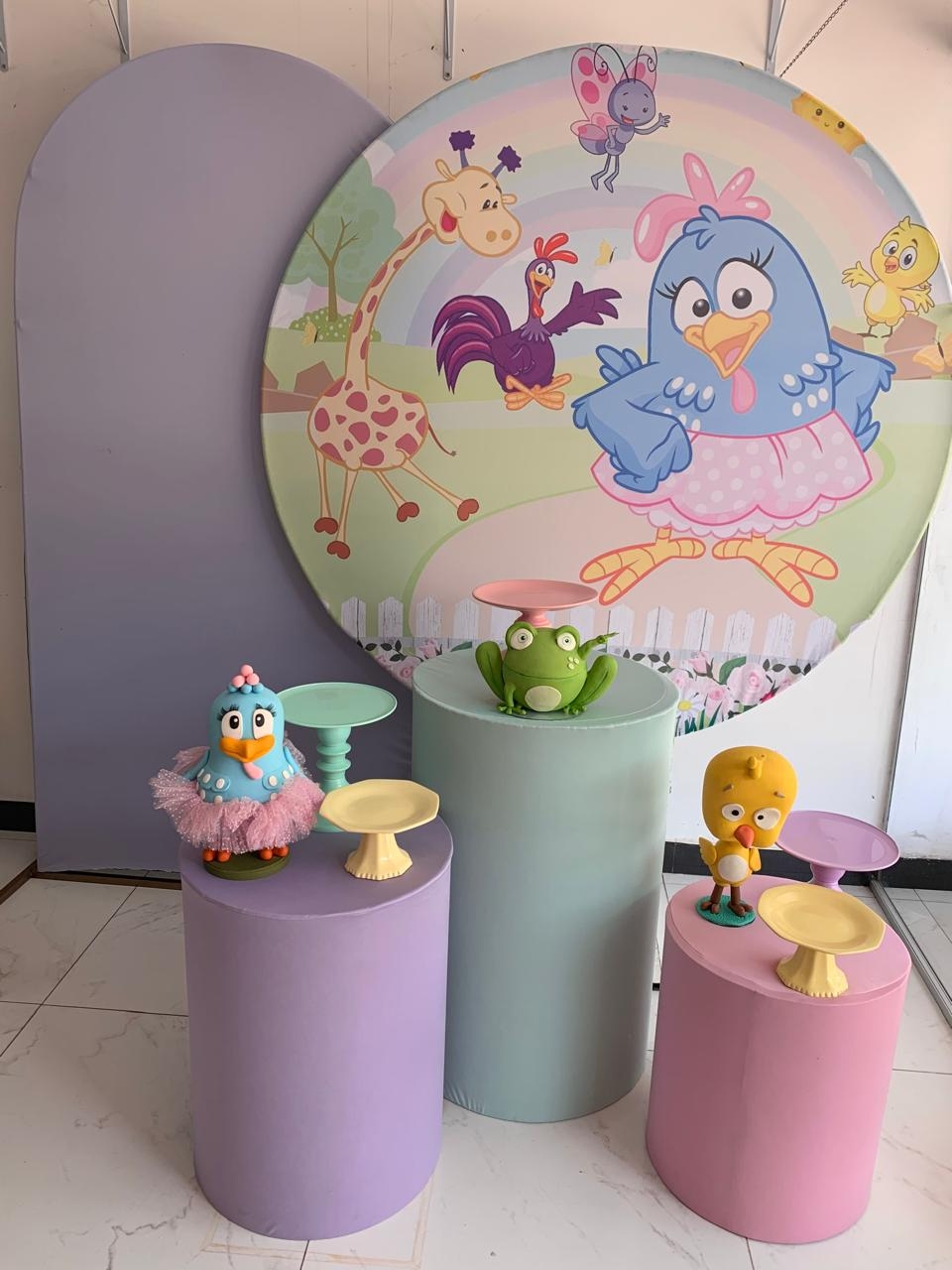 Galinha Pintadinha Rosa - Boutique festa locações 
