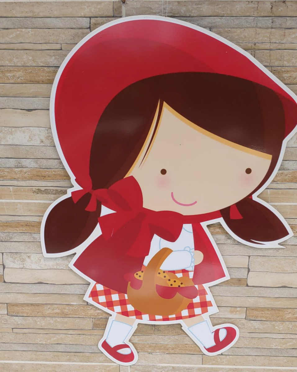 Display Chapeuzinho Vermelho - Boutique festa locações 
