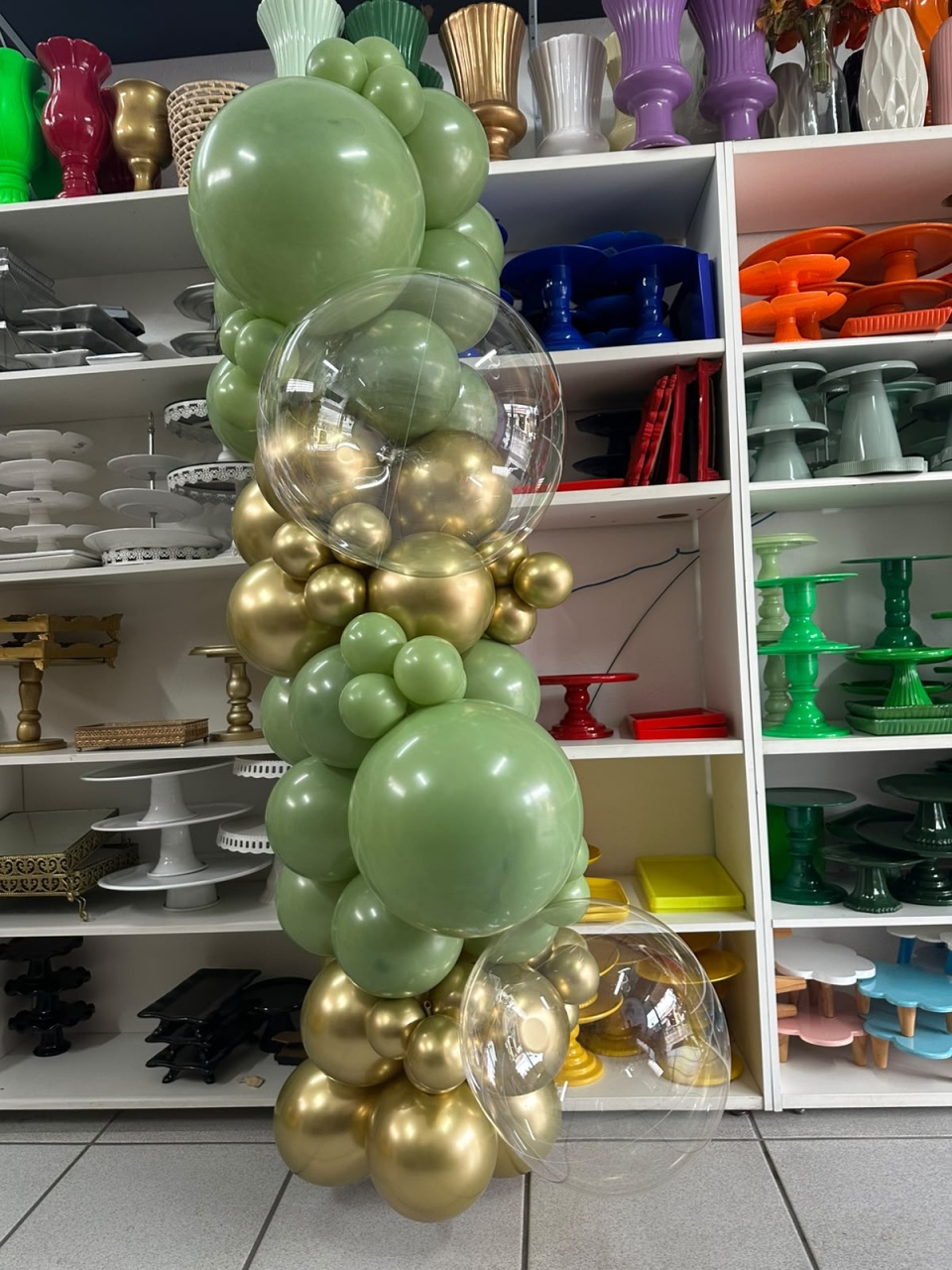 Arco de Balão Desconstruído 1,5M Delivery 2 Bubbles - Boutique festa locações 
