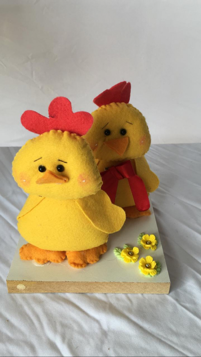 Dupla de Pintinhos  Fazendinha - Boutique festa locações 