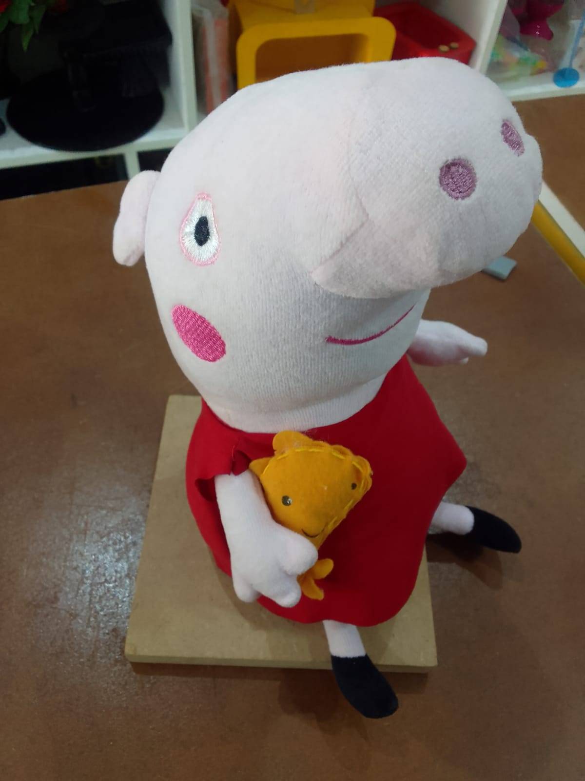 Peppa Pelucia - Boutique festa locações 