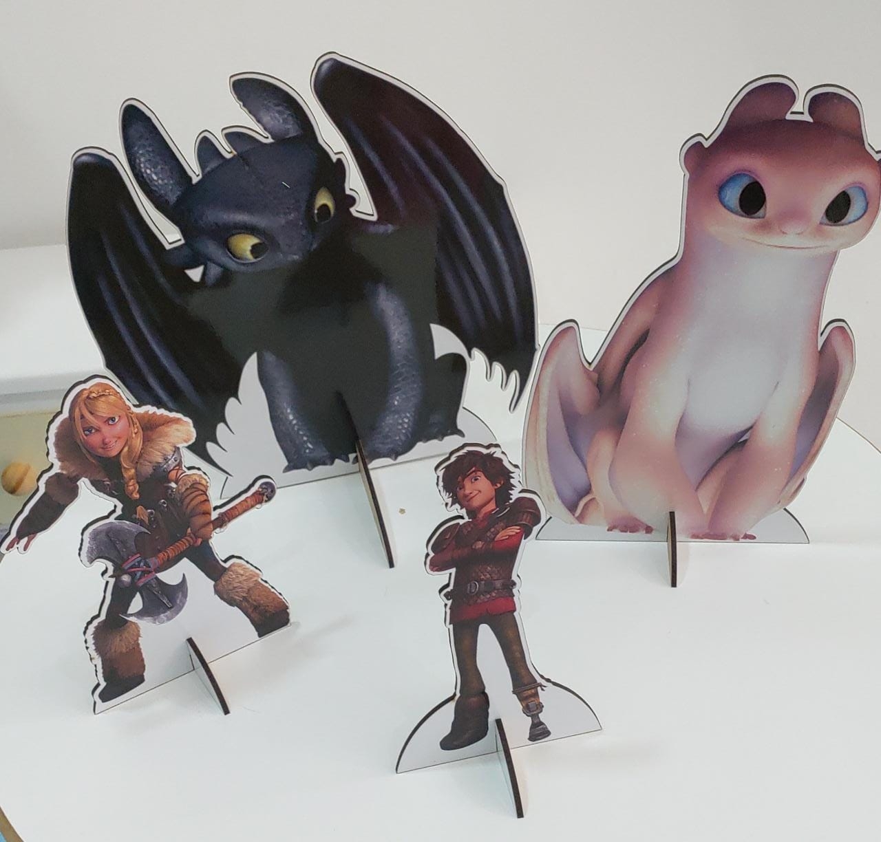 Kit Display Mdf Como Treinar Seu Dragão - Boutique festa locações 