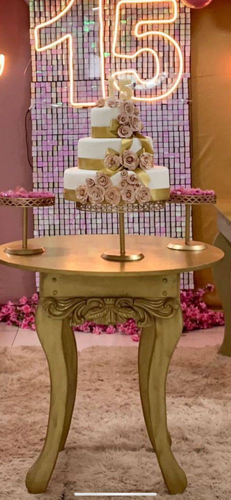 Mesa  Redonda Dourada Diam.80Cm Alt.1.00Mtr (Mobiliário) - Boutique festa locações 