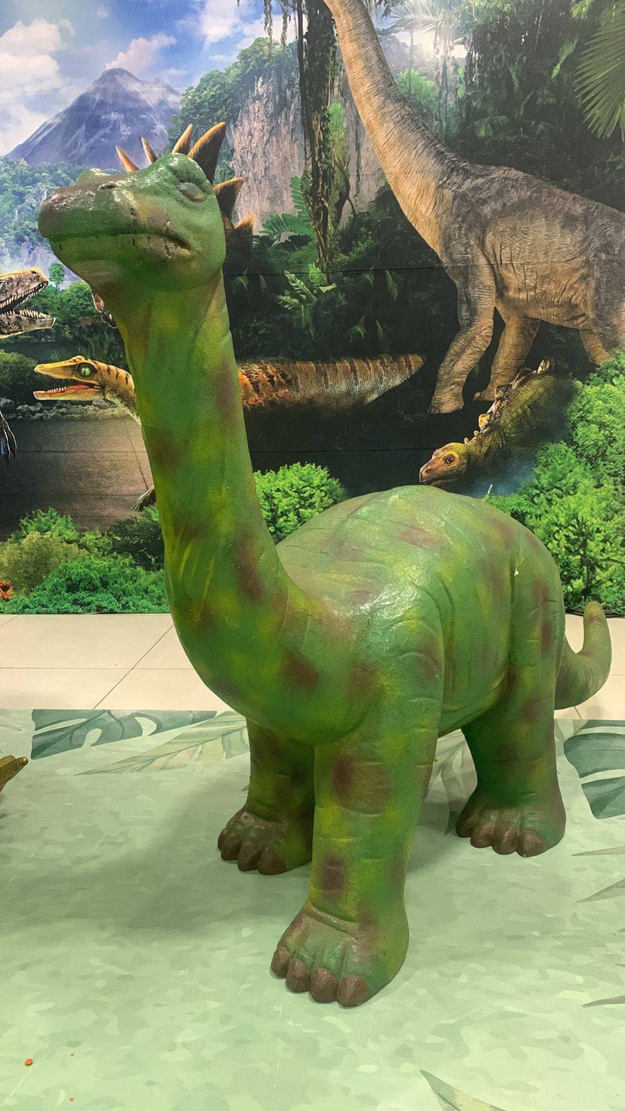 Dinossauro Pescoço Longo Fibra - Boutique festa locações 