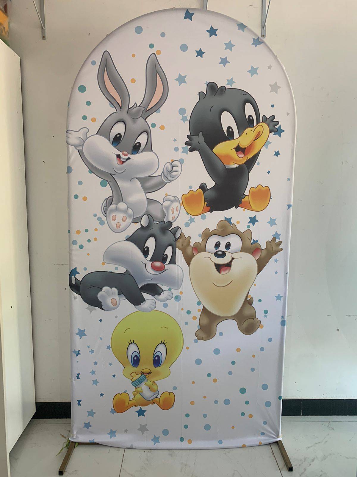 Painel Romano Lateral Baby Looney Tunes - Boutique festa locações 