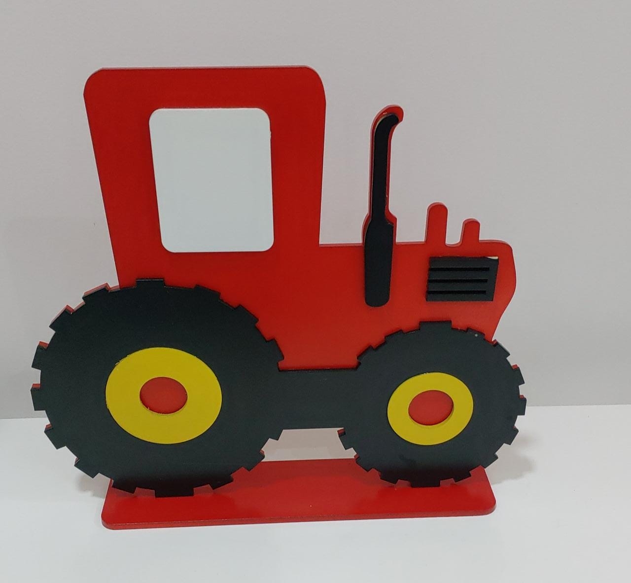 Trator Mdf Vermelho  Fazendinha - Boutique festa locações 