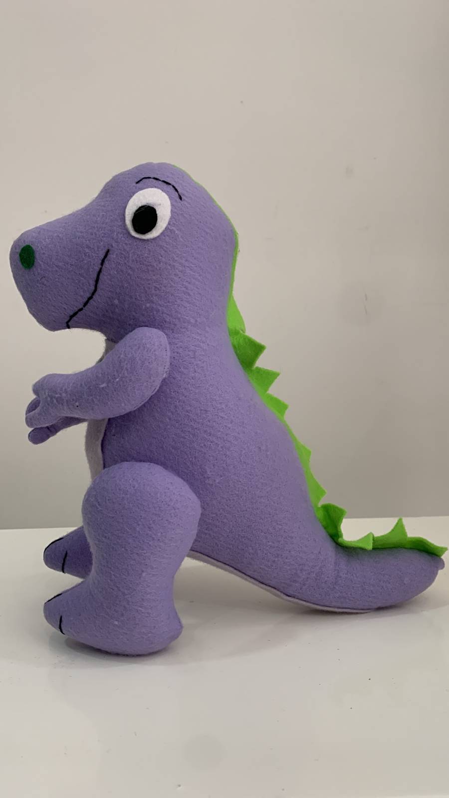 Dinossauro Baby Lilás - Boutique festa locações 