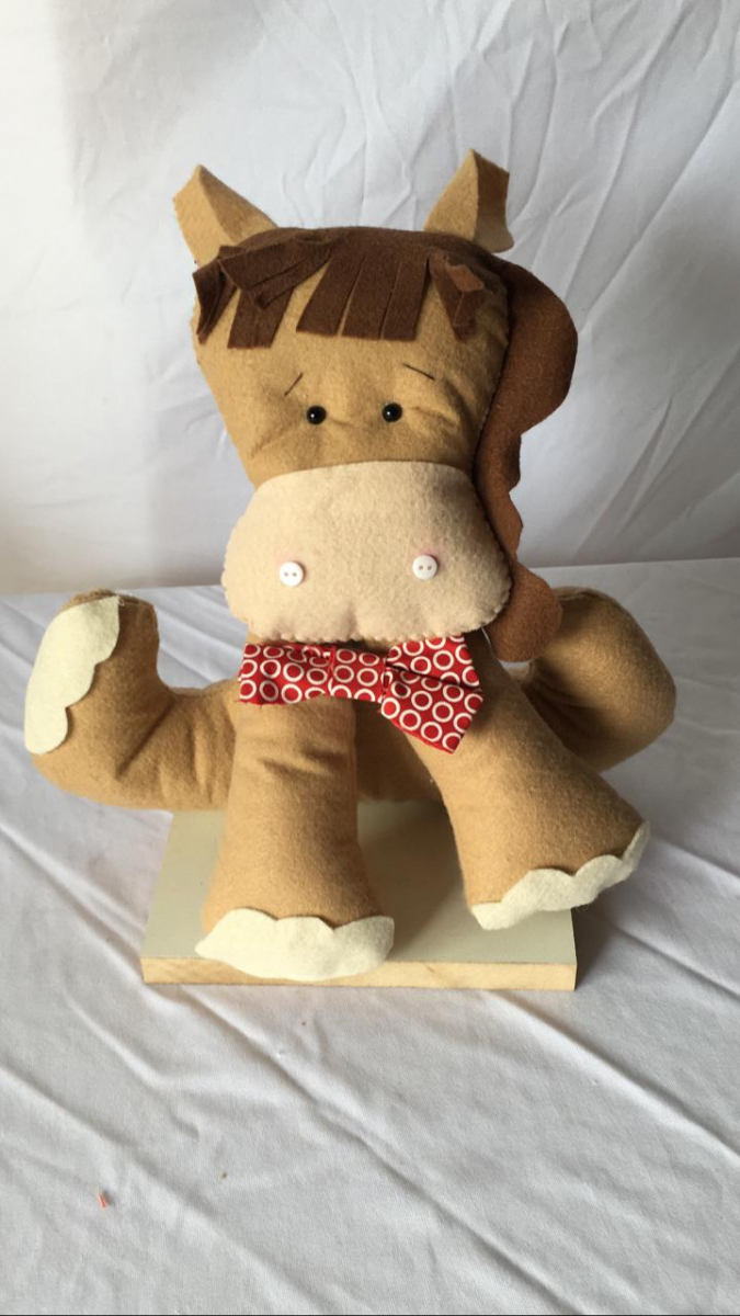 Cavalo Marrom Feltro Fazendinha - Boutique festa locações 