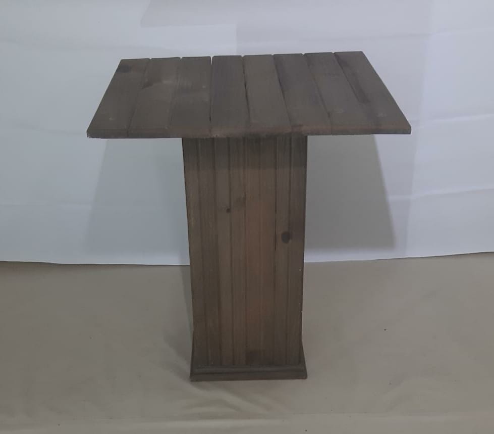 Mesa Media  Rústica Madeira 75X75Cm (Mobiliário) - Boutique festa locações 