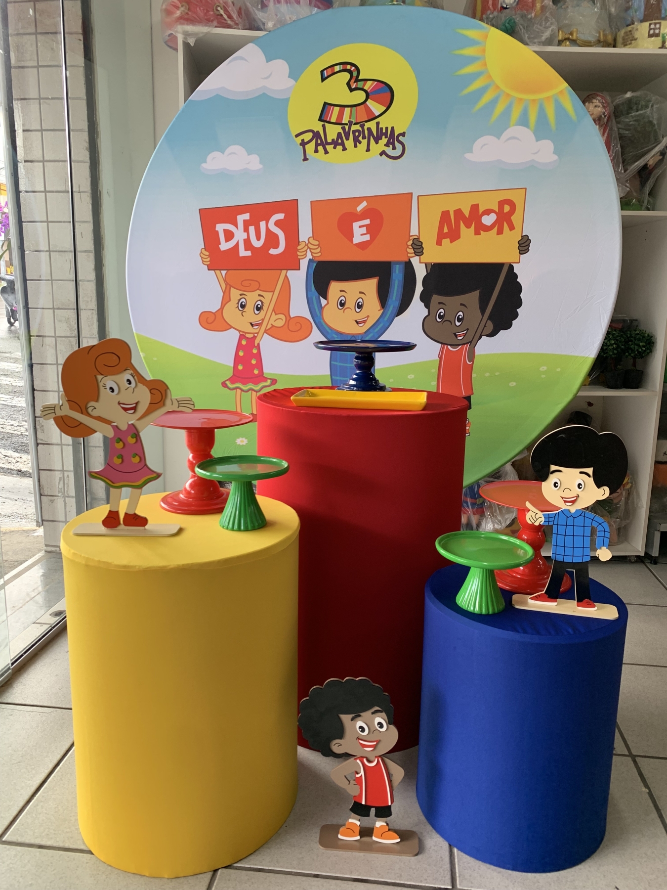Três Palavrinhas - Boutique festa locações 
