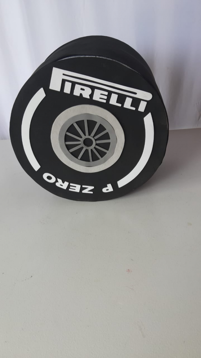 Roda Ferrari - Boutique festa locações 