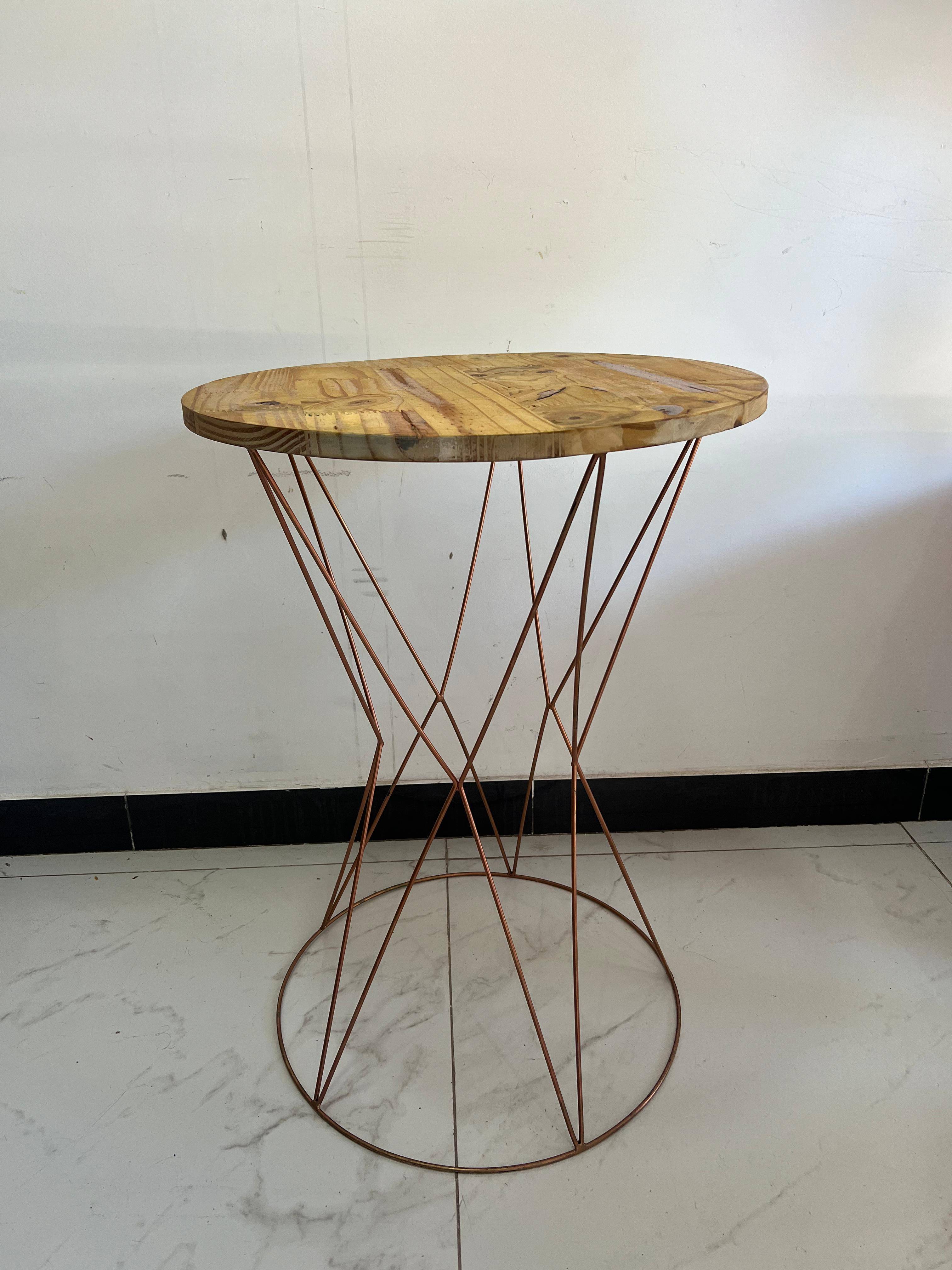 Mesa Estrela Rose Gold G (Mobiliário) - Boutique festa locações 