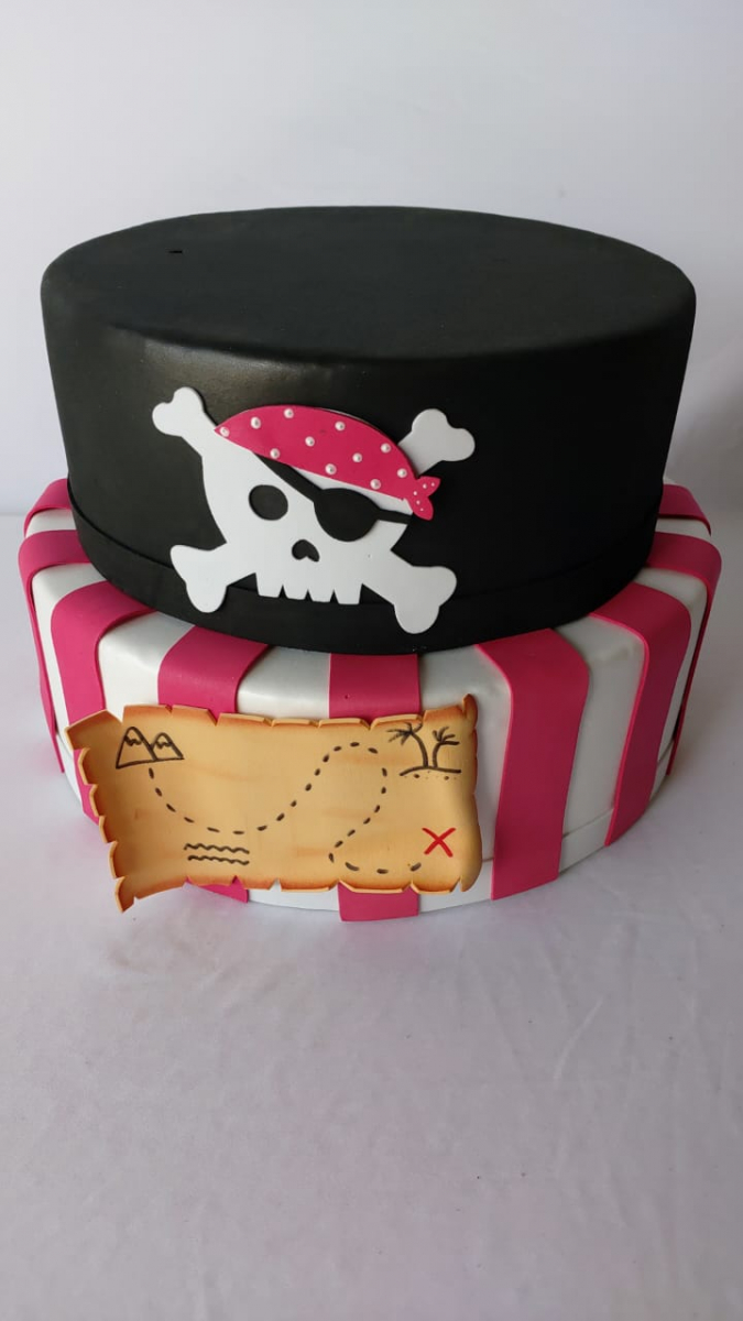 Bolo Fake  Piratas Do Caribe Eva - Boutique festa locações 