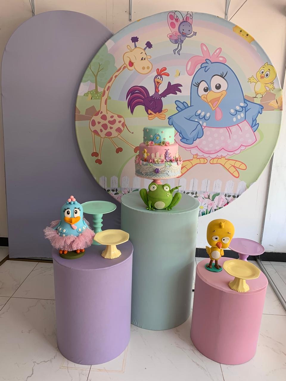 Galinha Pintadinha Rosa - Boutique festa locações 