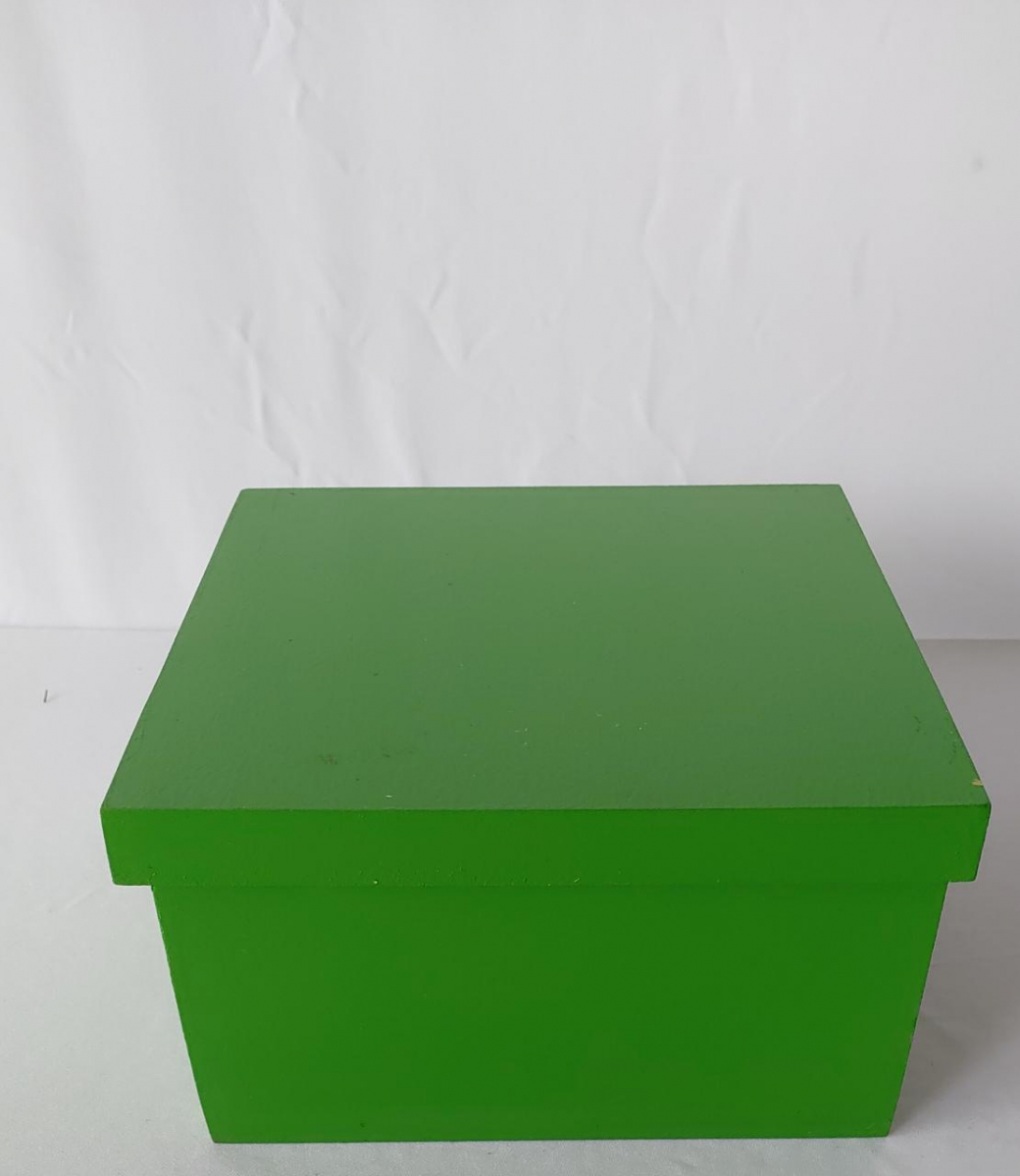 Bandeja Verde Bandeira Caixa  Mdf - Boutique festa locações 