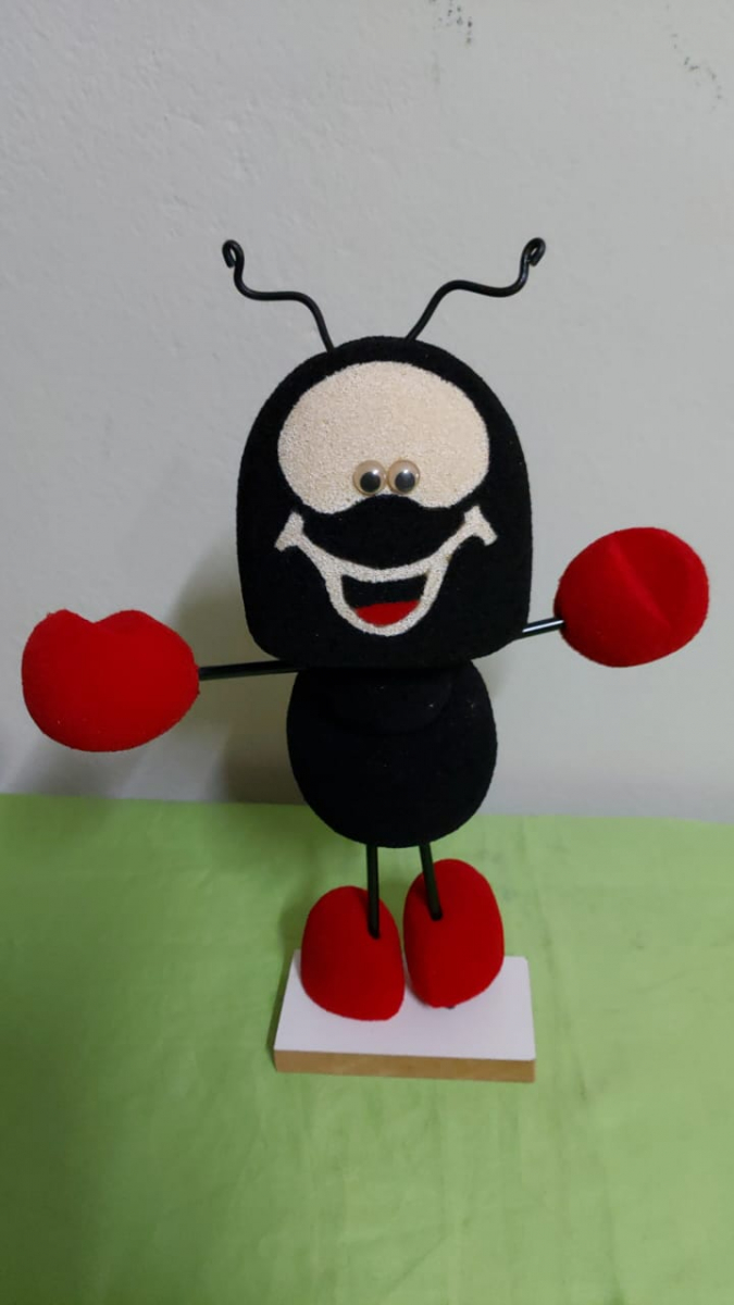 Formiga  Smilinguido - Boutique festa locações 