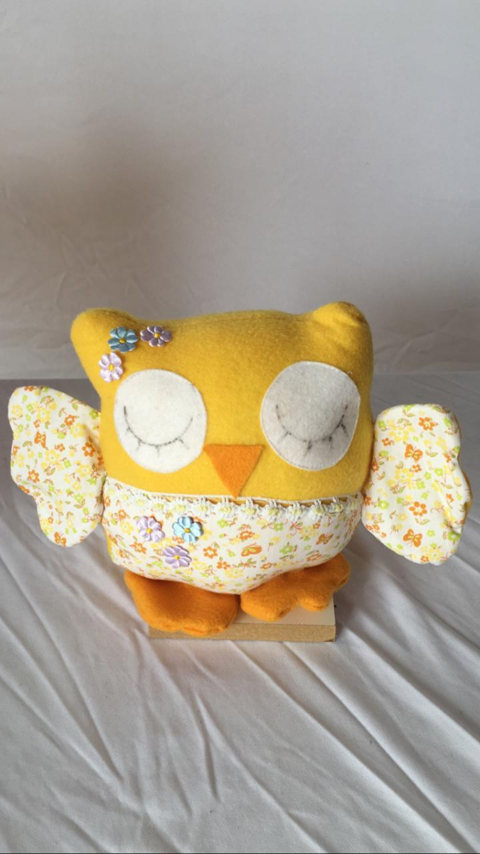 Coruja Amarela Pequena - Boutique festa locações 
