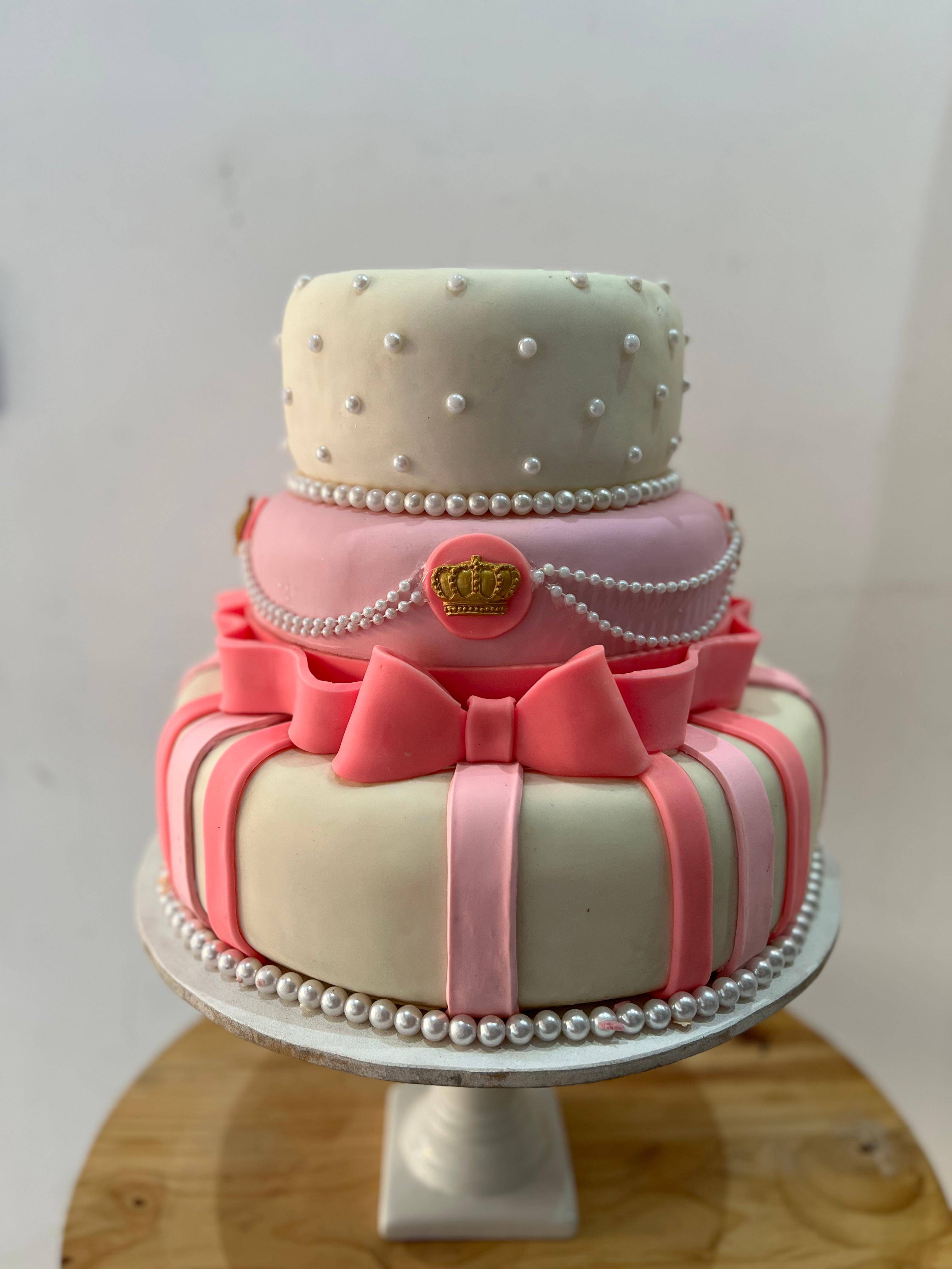 Bolo Fake  Princesa Biscuit - Boutique festa locações 