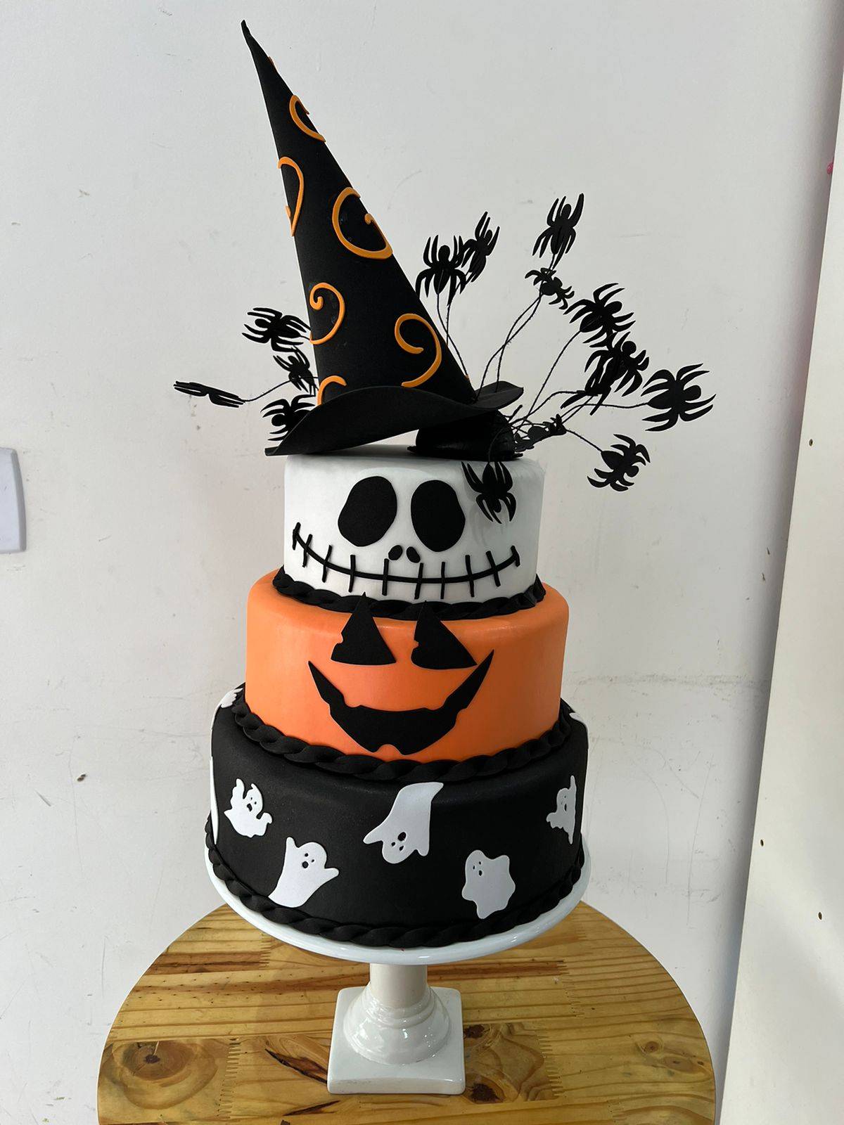 Bolo Fake Halloween - Boutique festa locações 