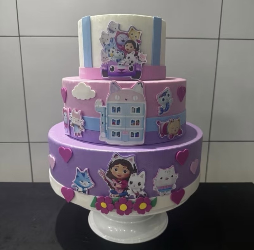Bolo Fake Casa Mágica da Gabby - Decore com amor 