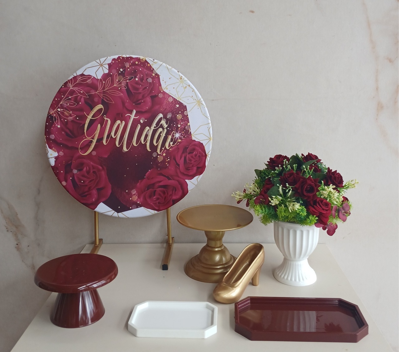 Festa Na Mesa - Gratidão Dourado Com Bordô - Cantinho da Cris Reis