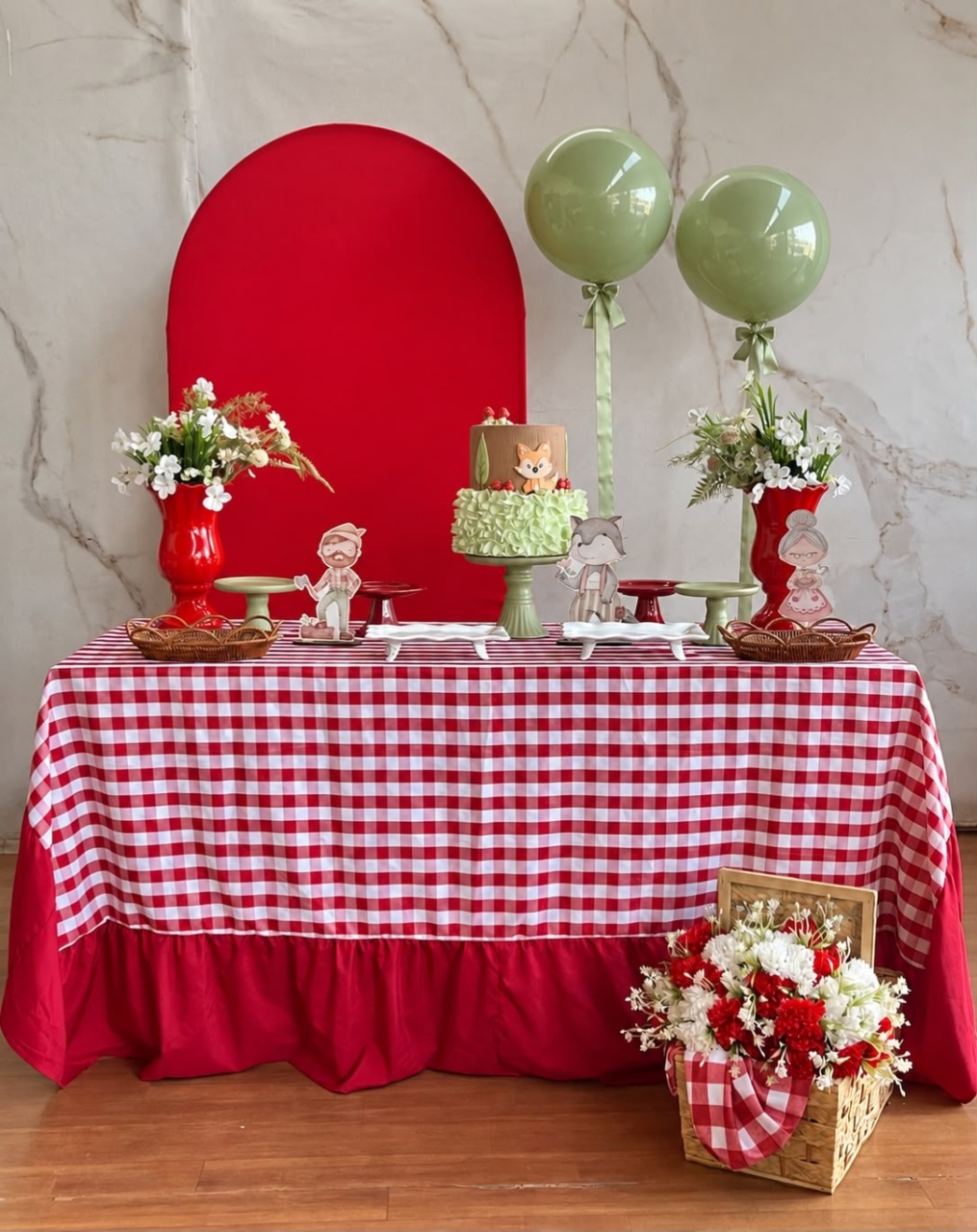 Kit Luxo Toalha de Mesa- Chapeuzinho Vermelho - Cantinho da Cris Reis