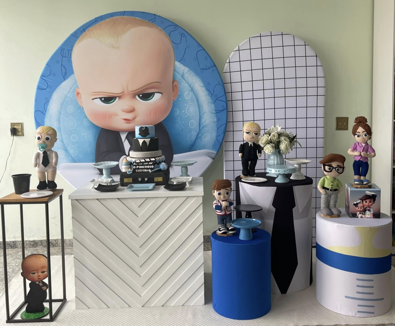 Poderoso Chefinho Com Painel Romano - FABIANA LOPES DECORACOES