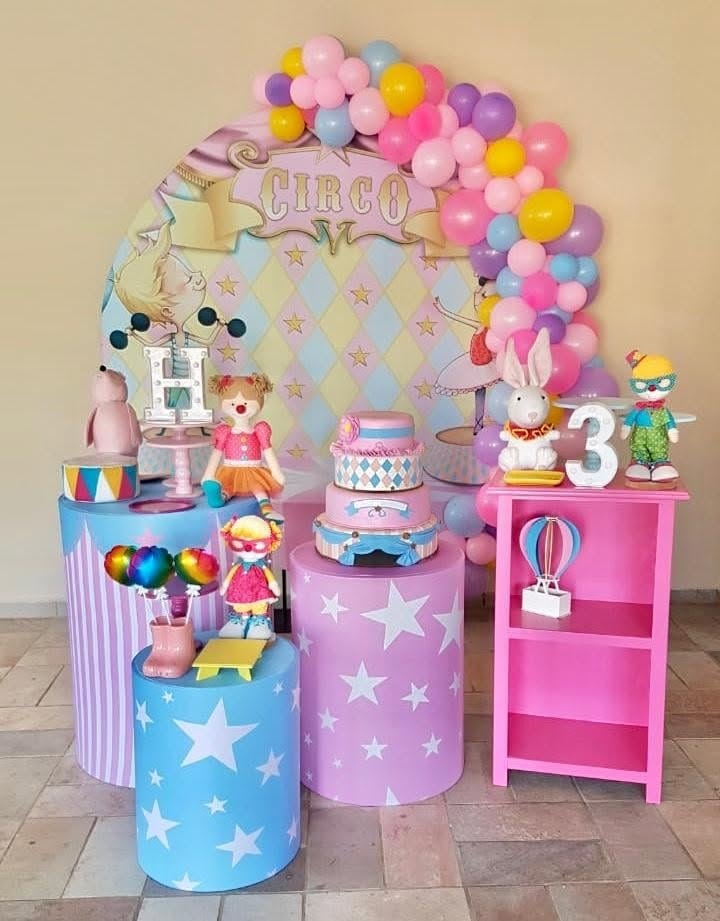 Circo Rosa + Comoda - FABIANA LOPES DECORACOES