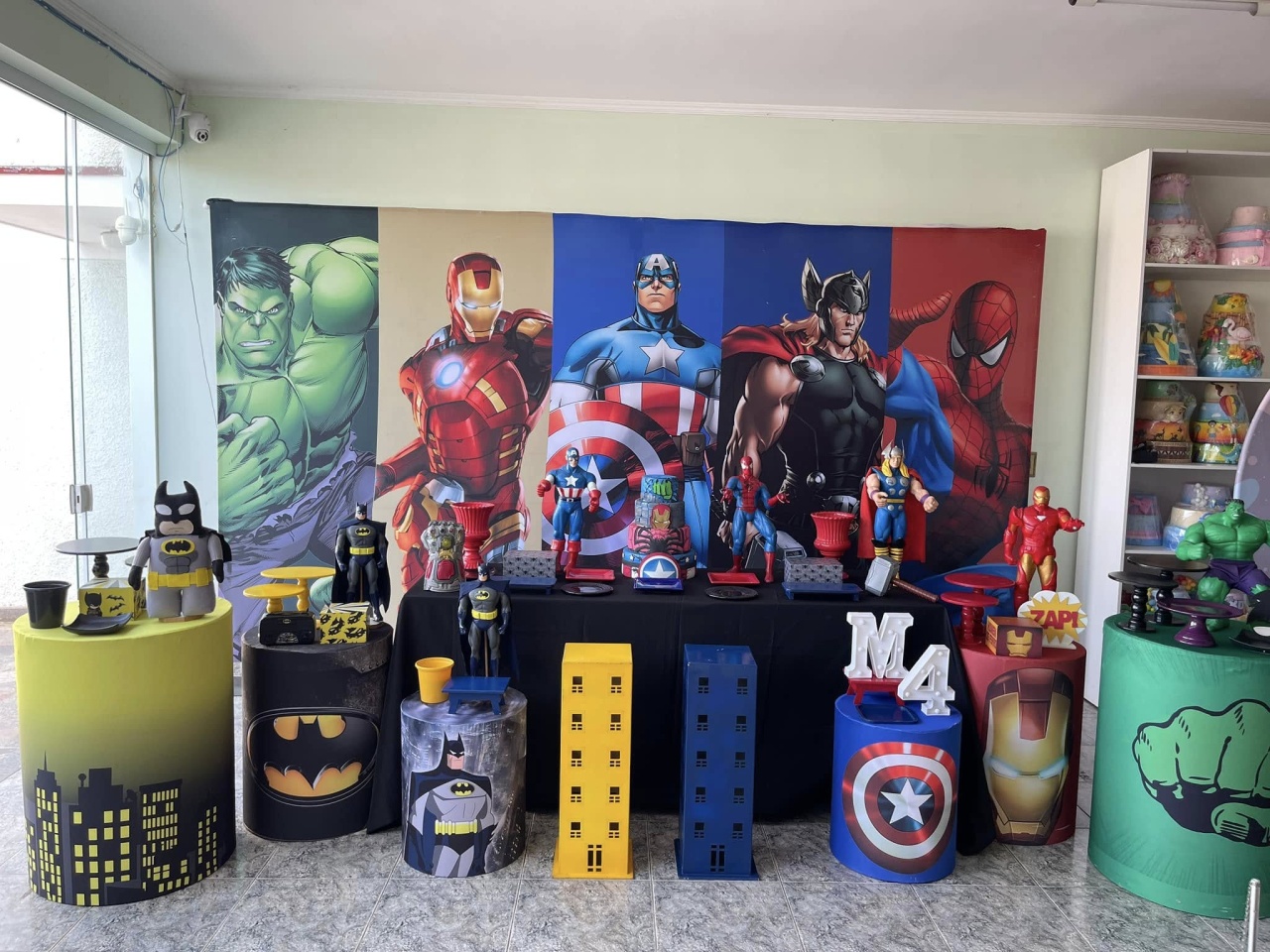 Vingadores Painel 4,00 X2,25 - FABIANA LOPES DECORACOES