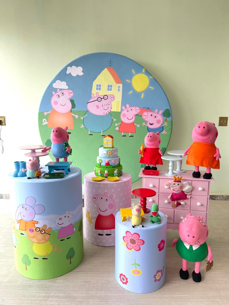 Peppa Pig + Comoda - FABIANA LOPES DECORACOES