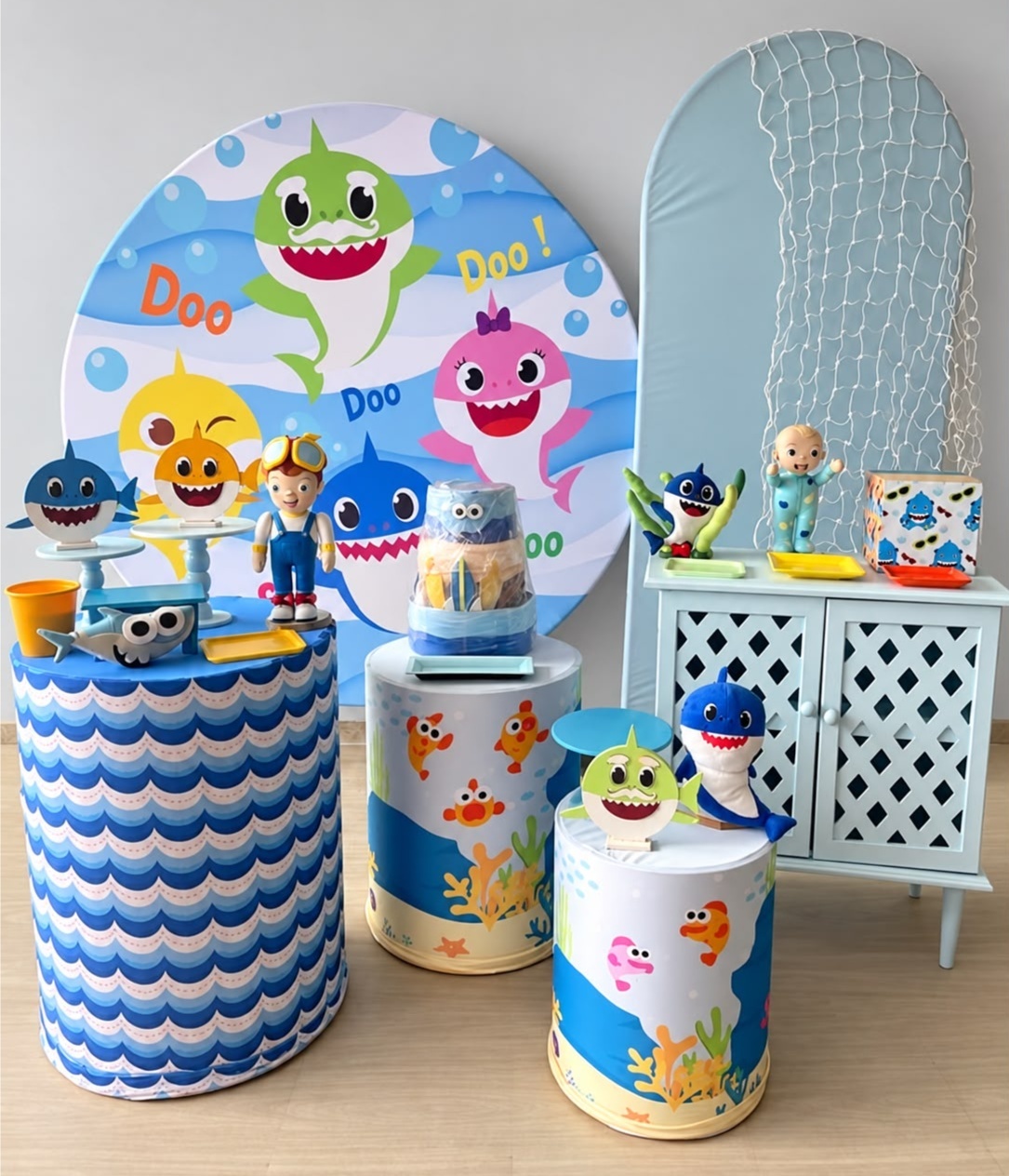 Baby Shark + Comoda E Painel - FABIANA LOPES DECORACOES