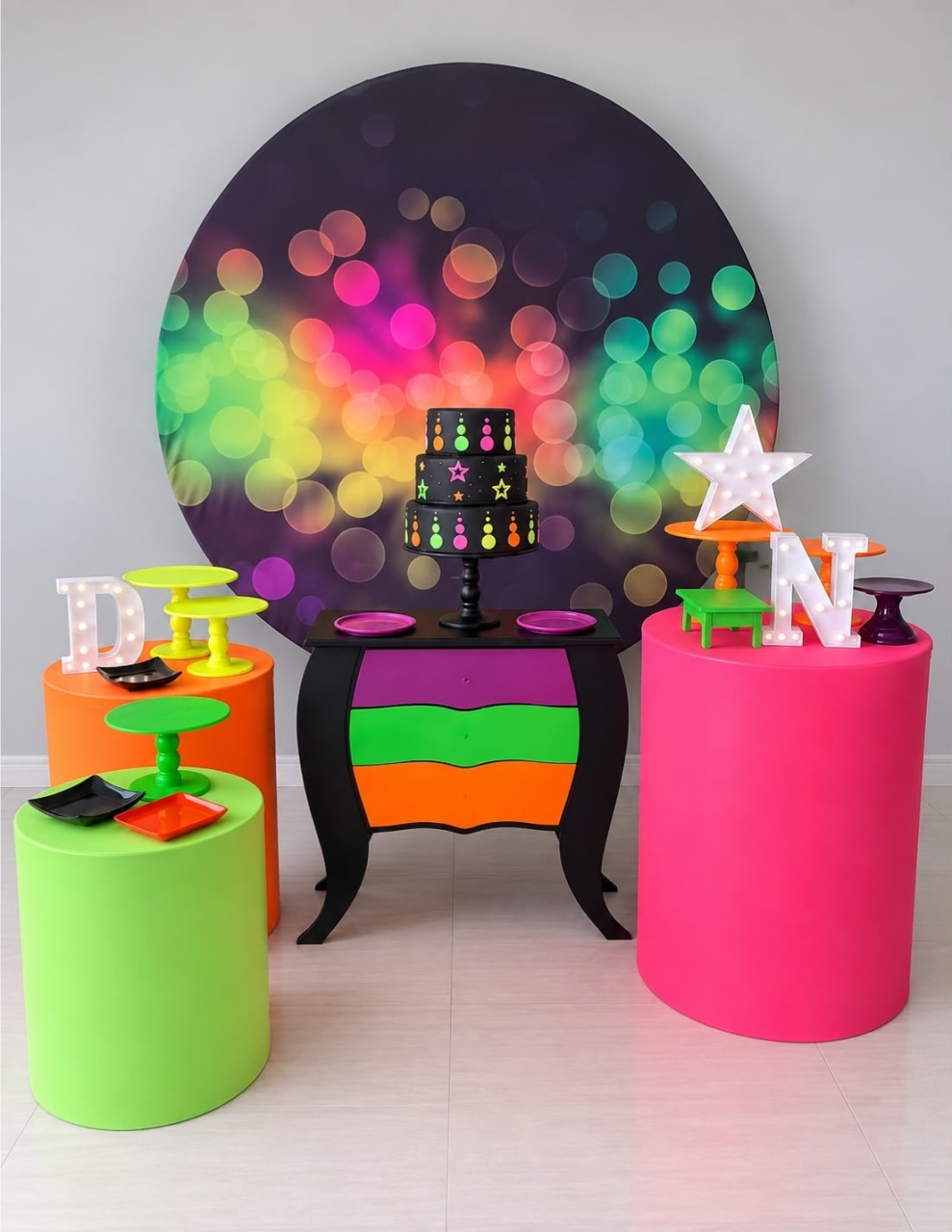 Neon + Mesa Media - FABIANA LOPES DECORACOES
