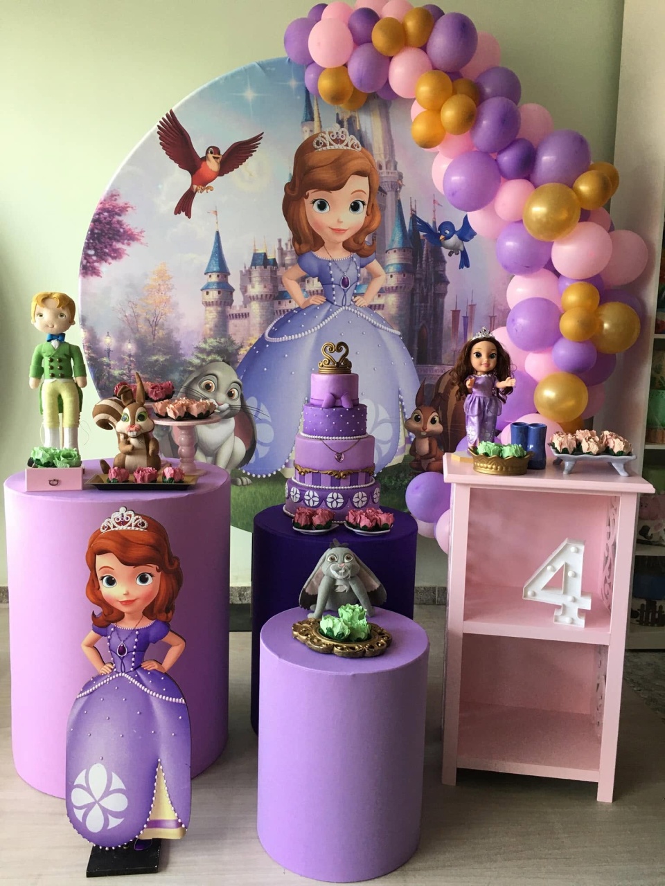 Princesa Sophia + Comoda - FABIANA LOPES DECORACOES