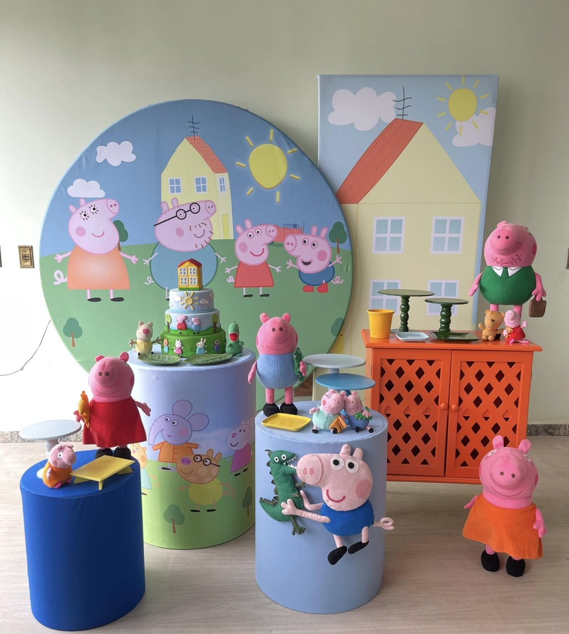 Peppa Pig + Comoda E Placa - FABIANA LOPES DECORACOES
