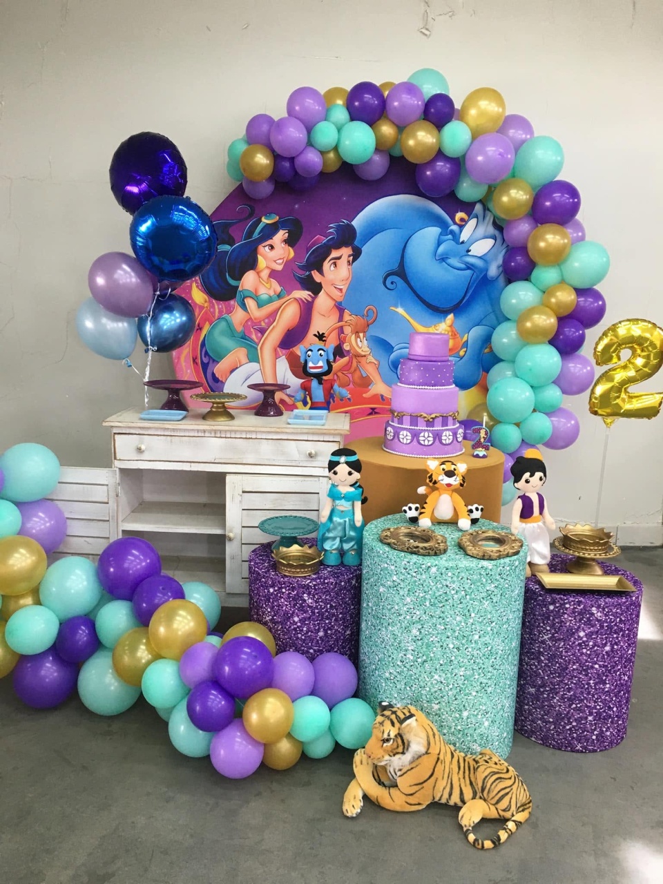 Jasmine + Comoda - FABIANA LOPES DECORACOES