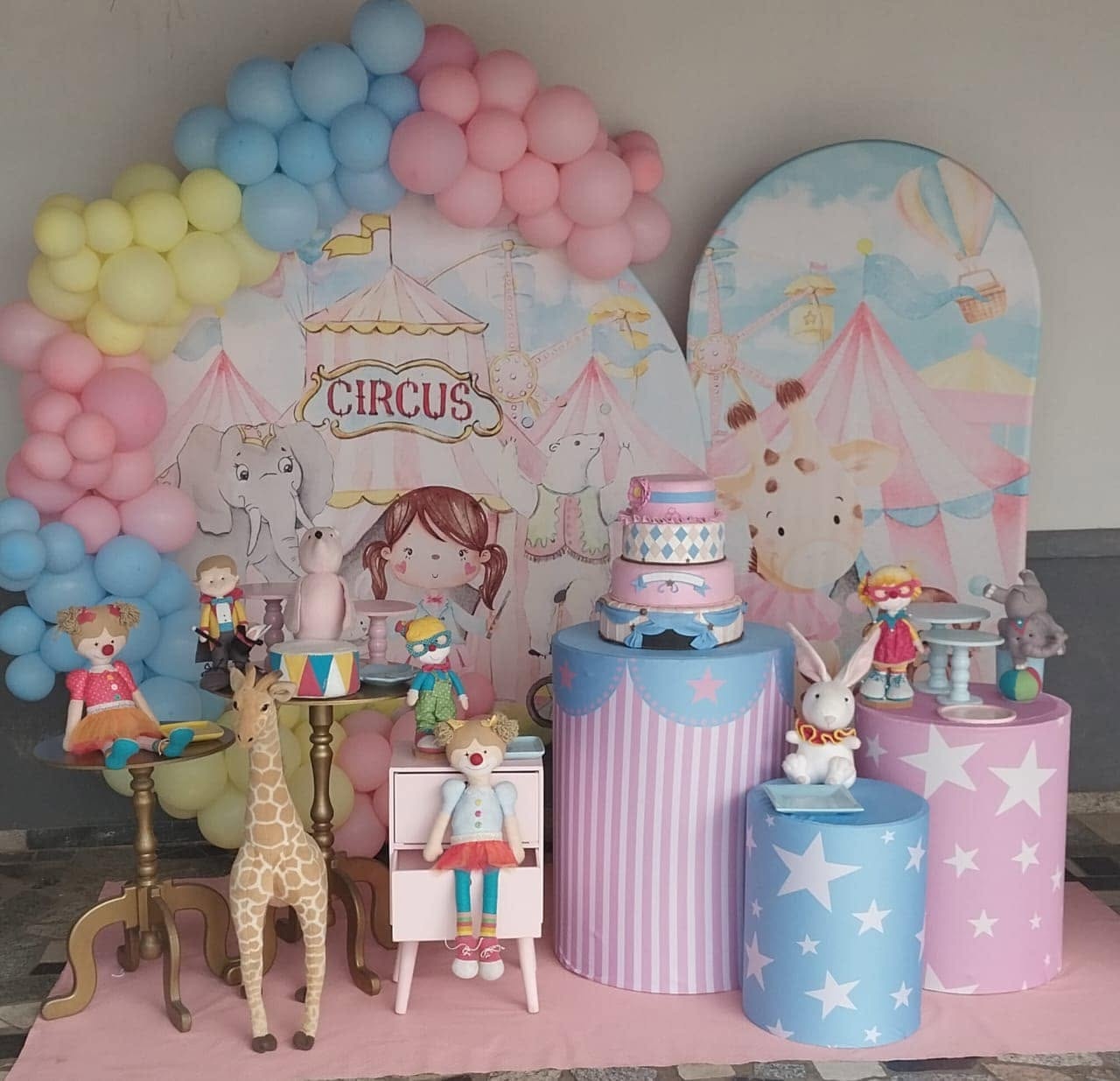 Circo + Painel Romano - FABIANA LOPES DECORACOES