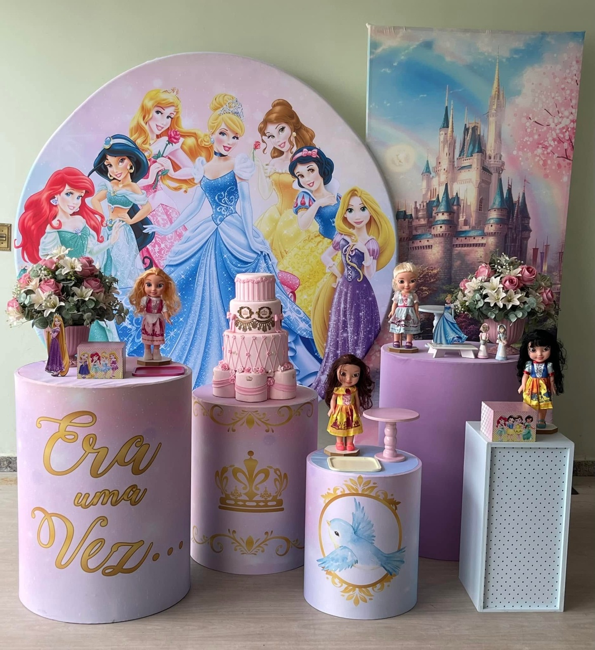Princesas + Painel - FABIANA LOPES DECORACOES
