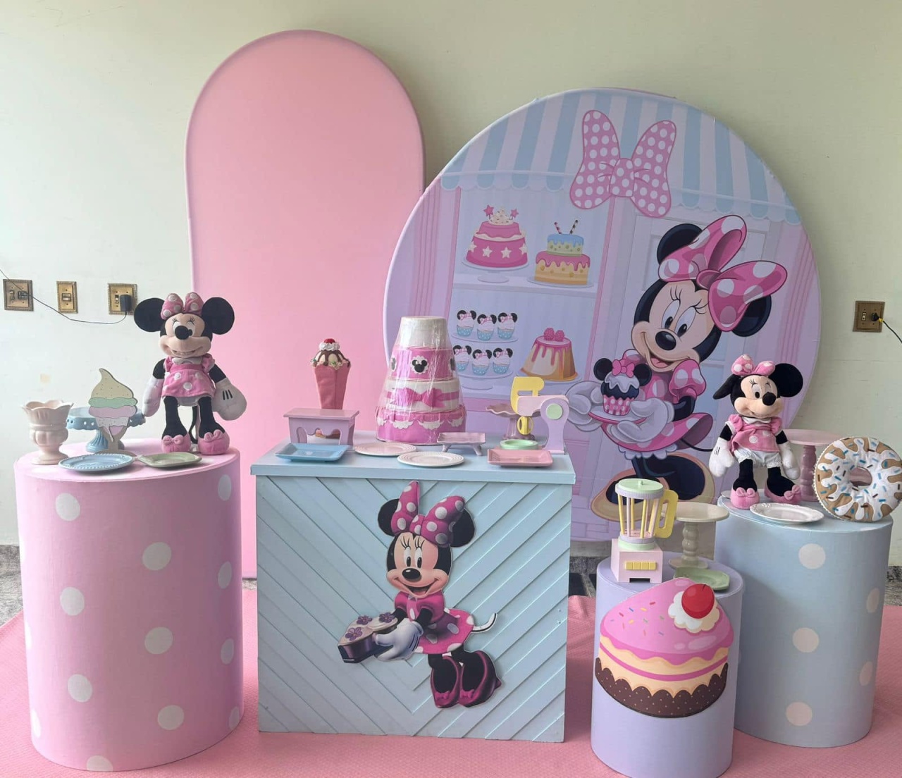 Minnie Com Romano Rosa - FABIANA LOPES DECORACOES