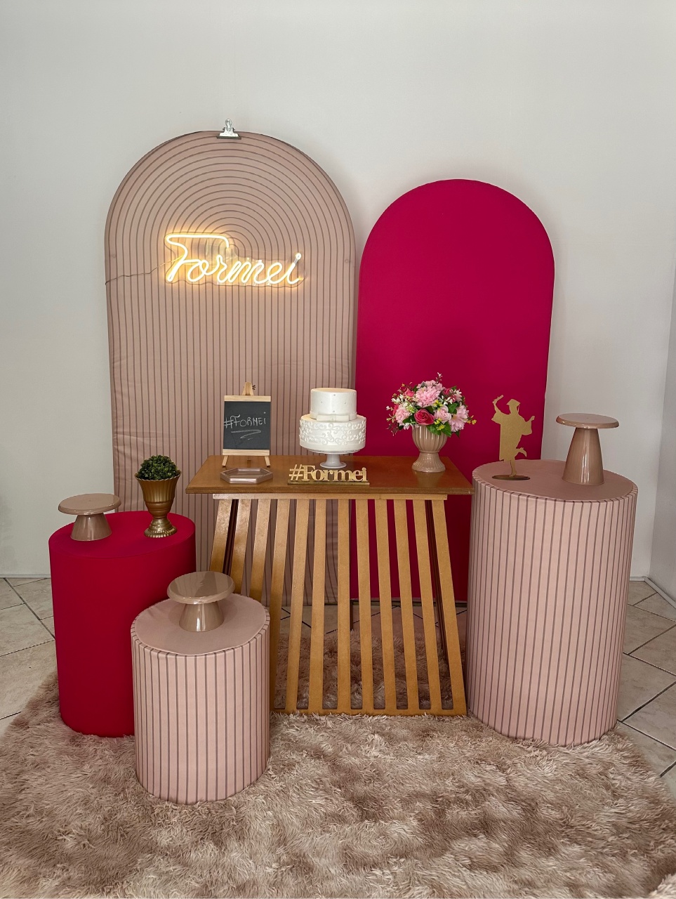 Kit Painéis Romano  Pink E Nude Mesa Ripada Formatura  - Michi Pegue e Monte