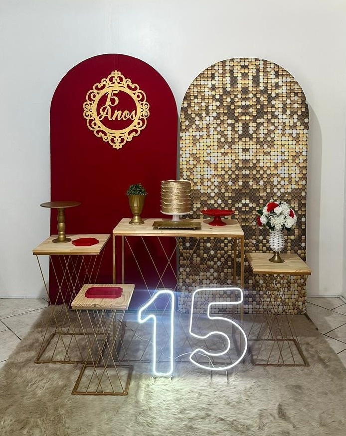 Kit 15 Anos Vermelho E Dourado - Michi Pegue e Monte