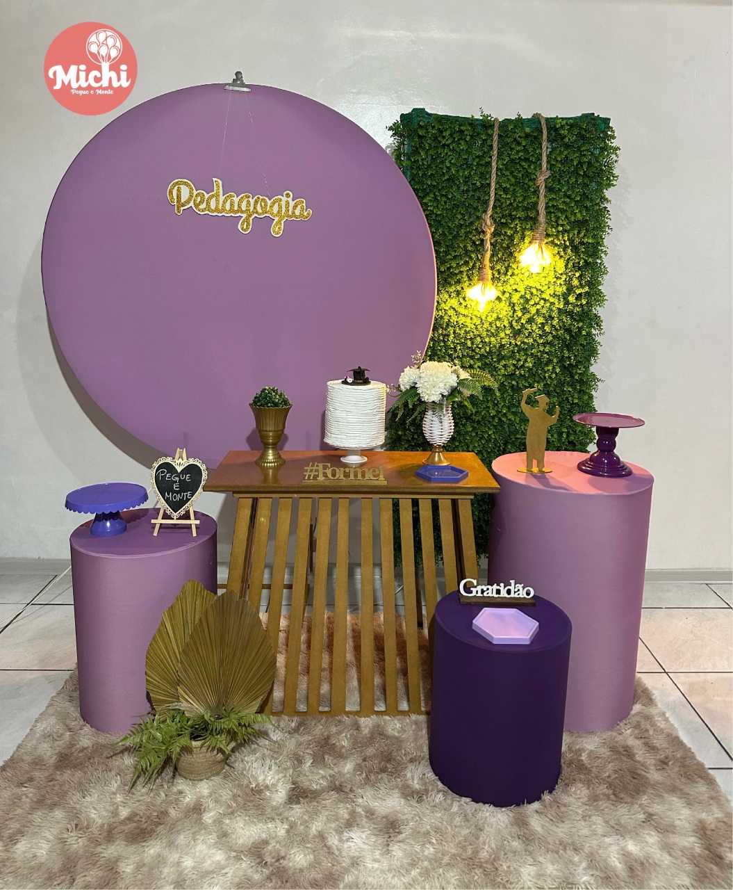 Kit Formatura Painel Lilás Pedagogia Mesa Ripada Quadrada  - Michi Pegue e Monte