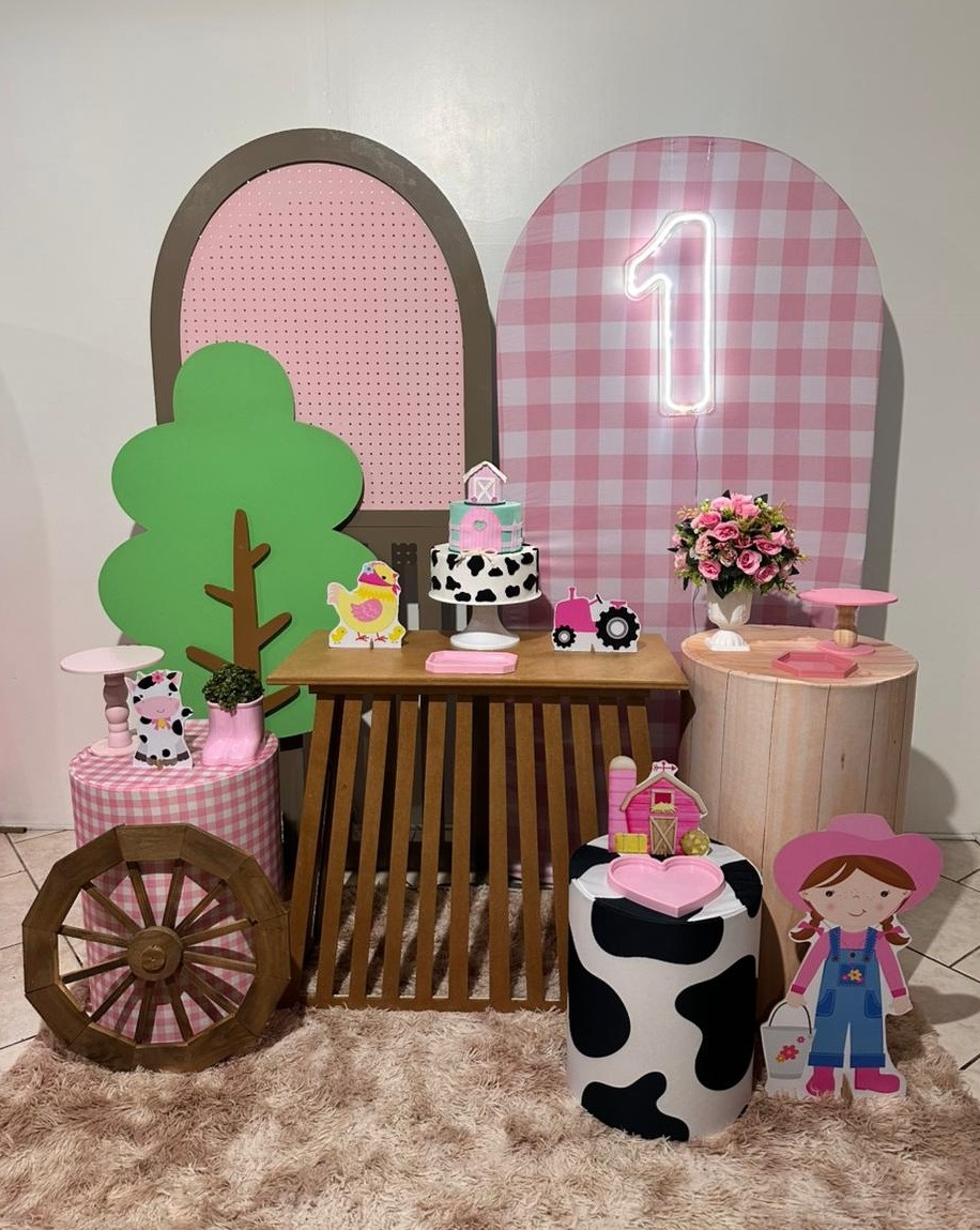 Kit Encanto Fazendinha Rosa Com Mesa Ripada  - Michi Pegue e Monte