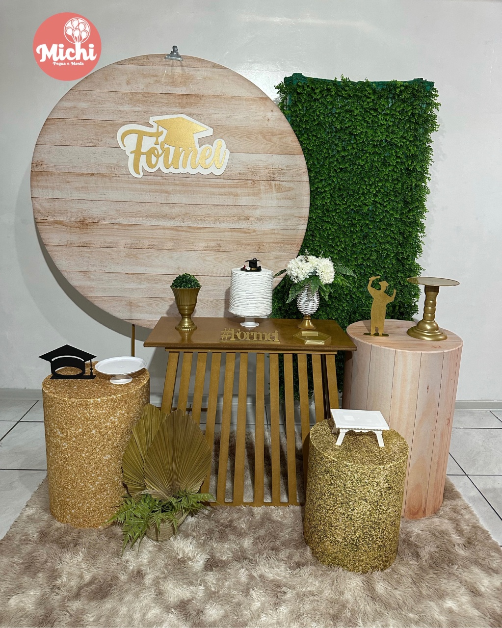 Kit Formatura Painel Madeira E Dourado Muro Verde  - Michi Pegue e Monte