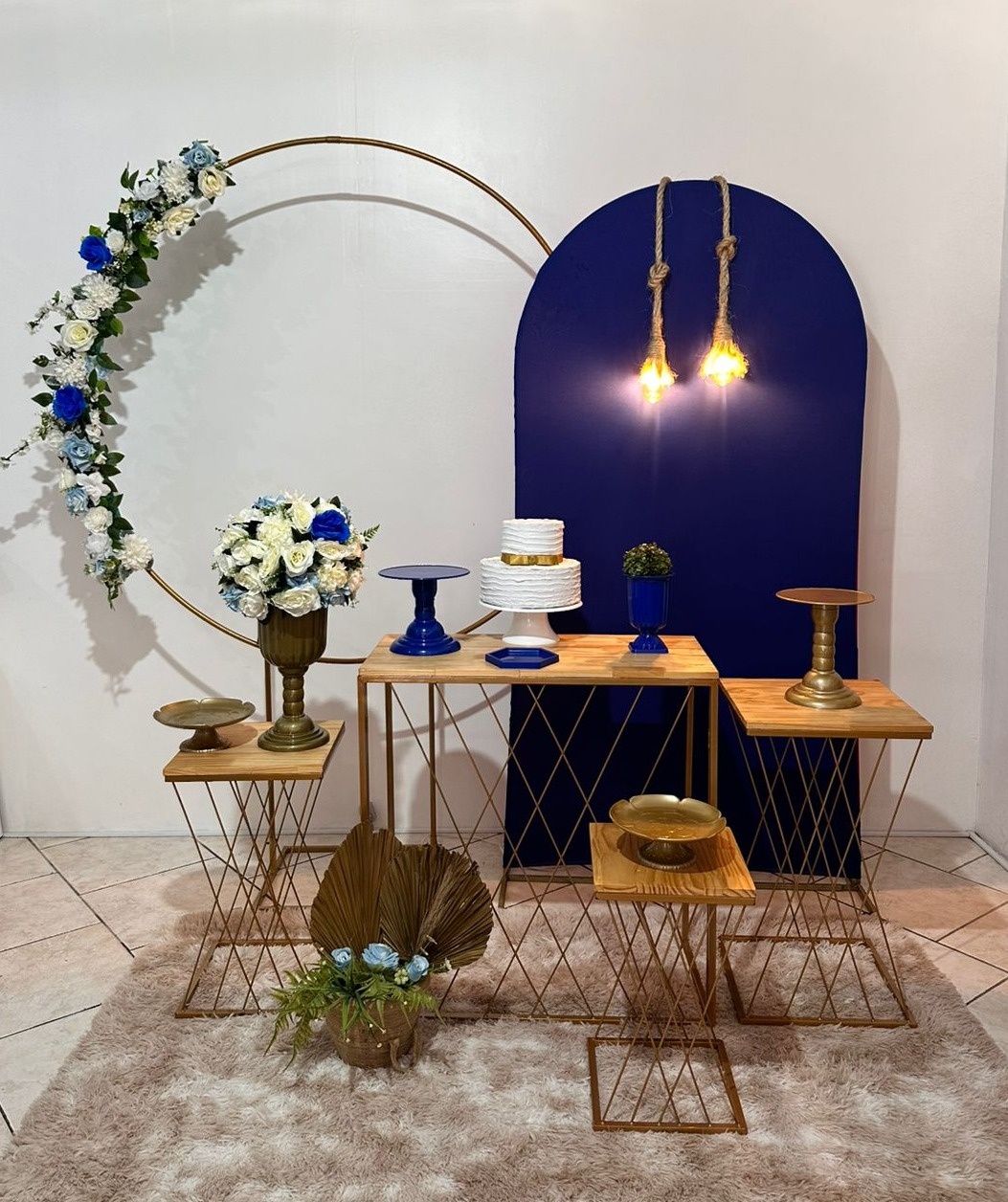 Kit Azul Com Flor Mesas Ferro - Michi Pegue e Monte
