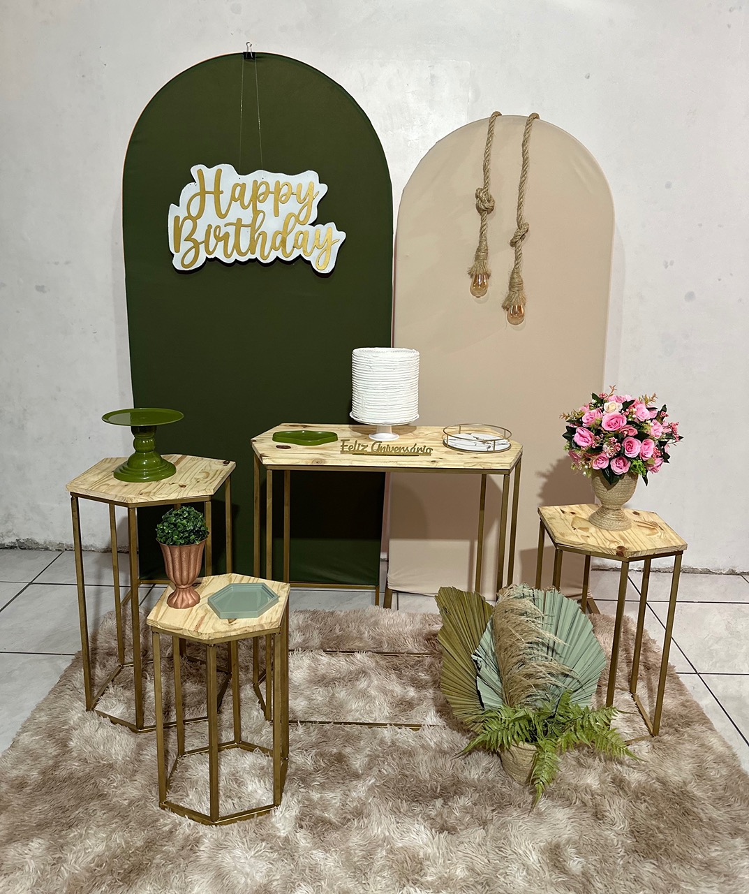 Kit Painéis Romano Verde E Nude Mesa Ferro Sextavada  - Michi Pegue e Monte