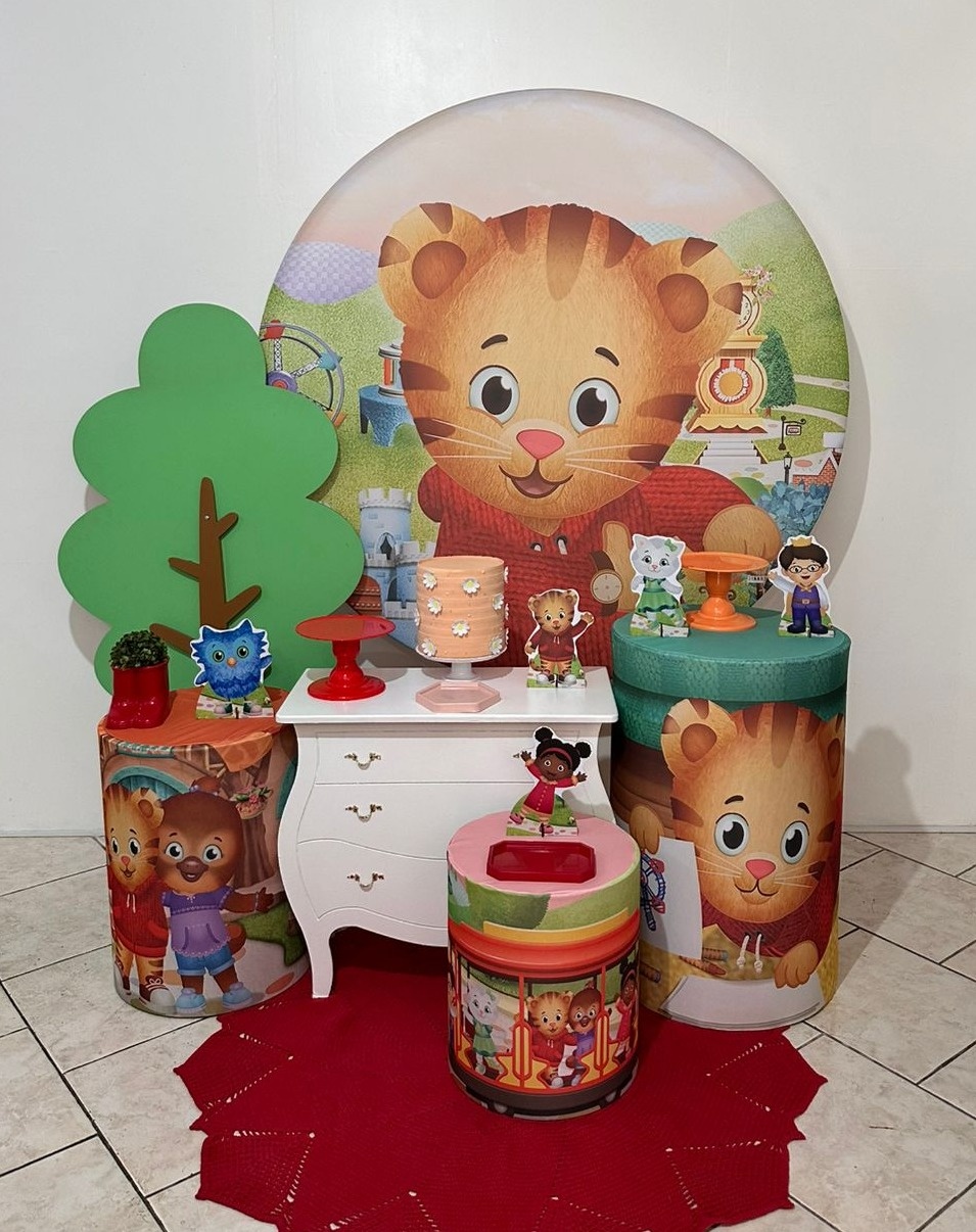 Kit 2 Daniel O Tigre Com Árvore - Michi Pegue e Monte