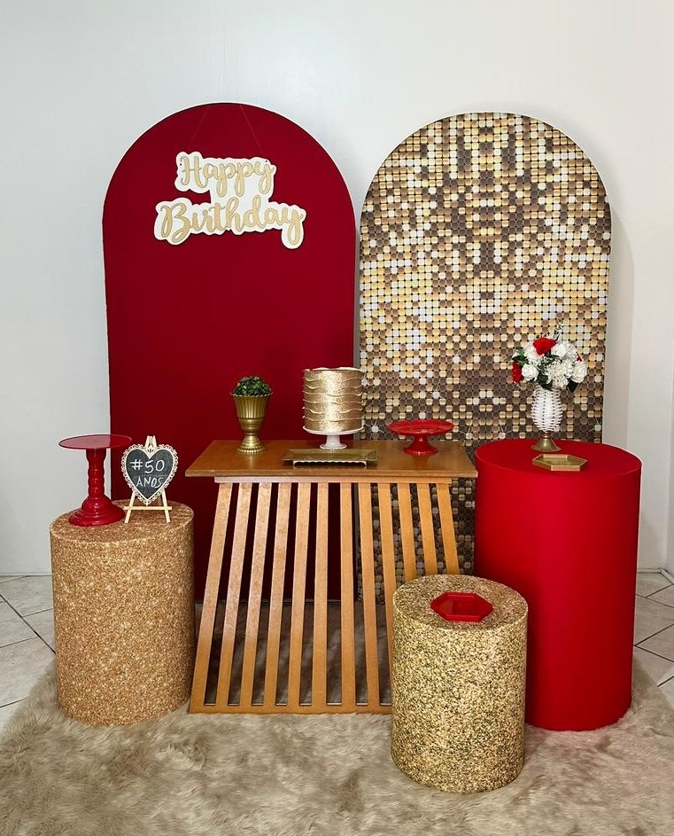 Kit Happy Birthday Vermelho E Dourado Mesa Ripada  - Michi Pegue e Monte