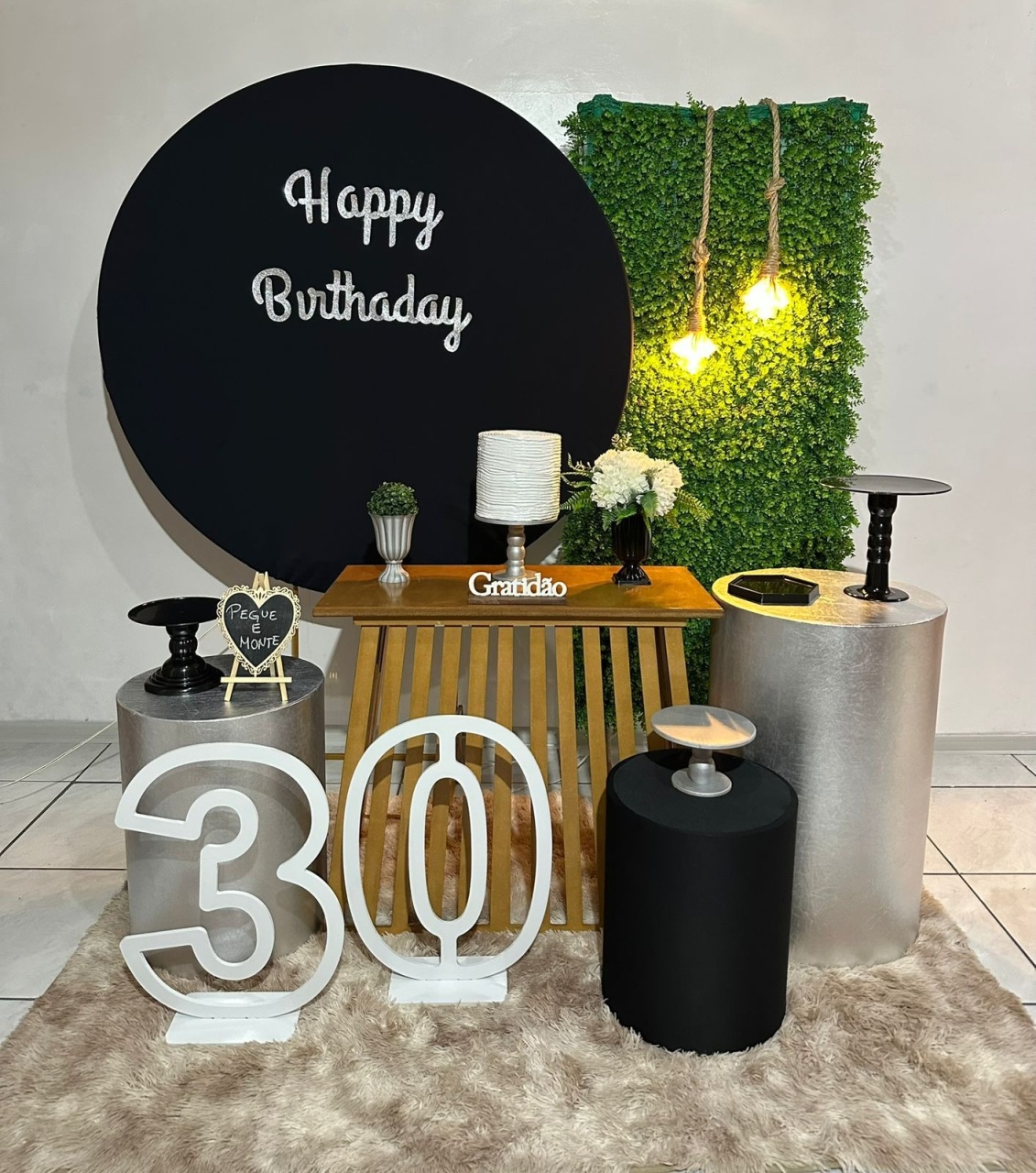 Kit 4 Adulto Painel Redondo Preto Com Muro Verde Com Luz - Michi Pegue e Monte