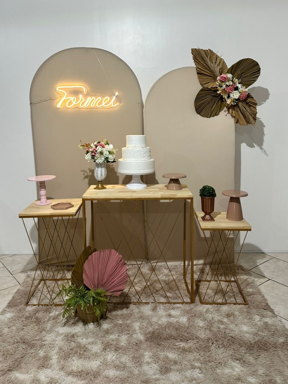 Kit Formatura Nude Com Mesas de Ferro - Michi Pegue e Monte